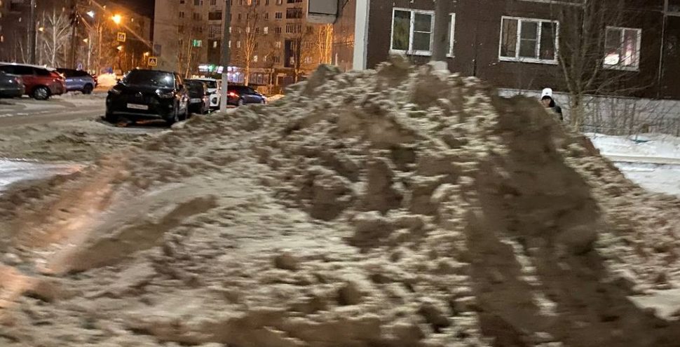Коммунальные службы Северодвинска ликвидируют последствия снегопада